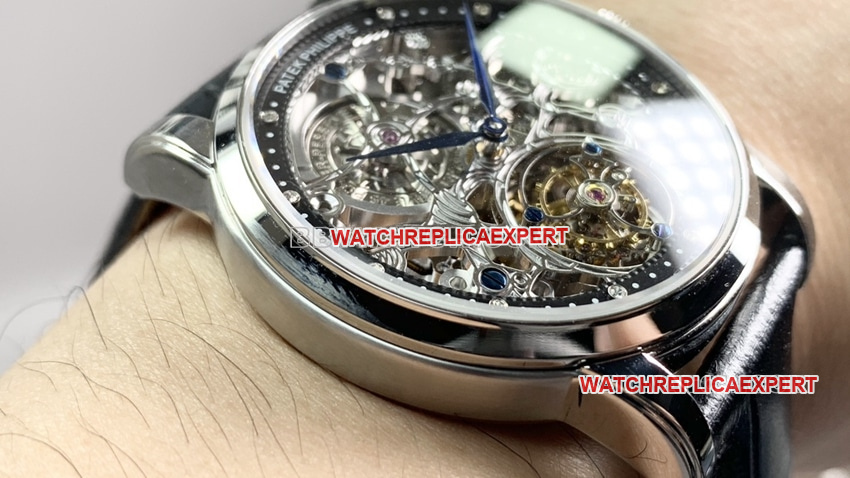 PPLPatek Philippetop-tier 1:1super clone hollow plate tourbillonleather strap front live photo