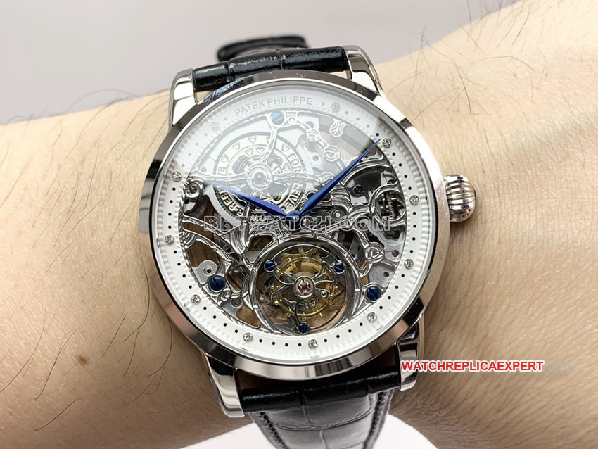 PPLPatek Philippetop-tier replica hollow plate tourbillonleather strap model front live photo