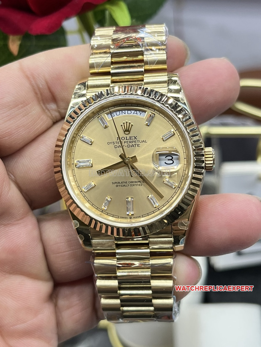 GM FactoryRolexDay-Date type top-tier 1:1super clone champagne tray m228238-0005front live photo