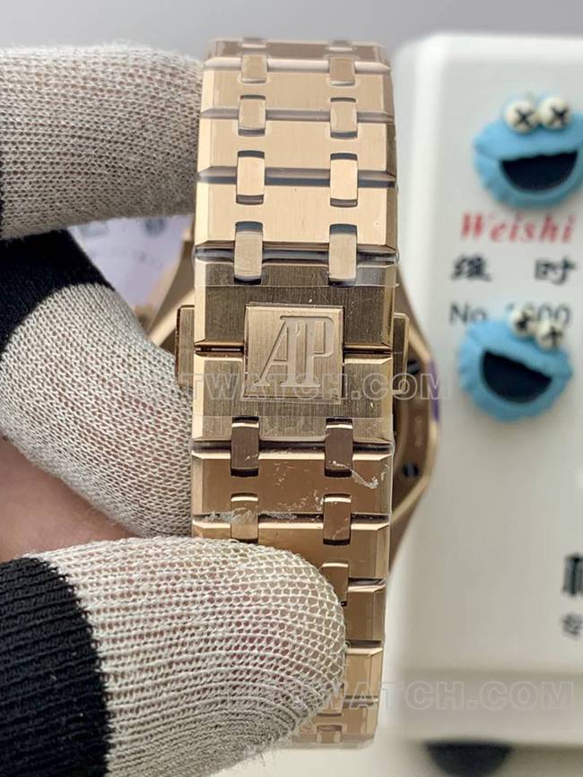 top-tier replica watch Audemars PiguetBLS factory Royal Oakrose goldblack dial mechanical 26420braceletlive photos