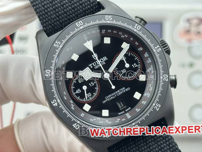top-tier replica watch collar submersible V+ factory Tudor white 7750 mechanical front live photo