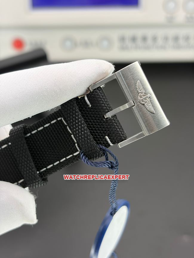 top-tier replica watch BLS factory Avenger Breitling gray plate chronographclasplive photos