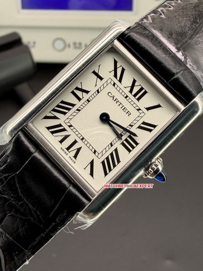 top-tier replica watch AF Factory tank Cartierwhite dial leather braceletfront live photo