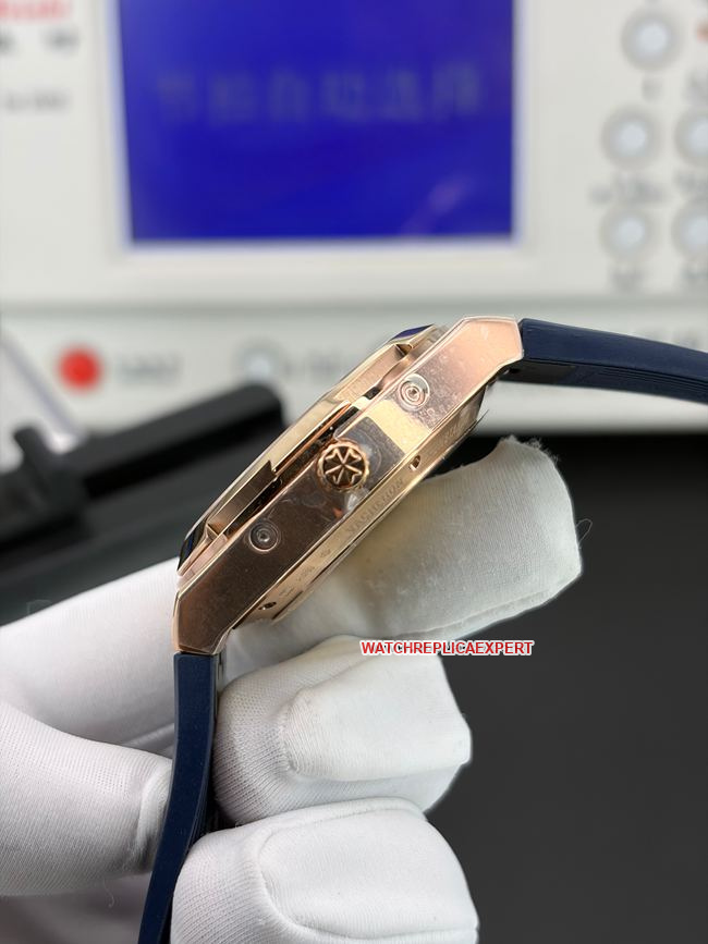 top-tier replica watch TW factory travels all over the world Vacheron Constantin gold plate perpetual calendar 4300Vside live photo