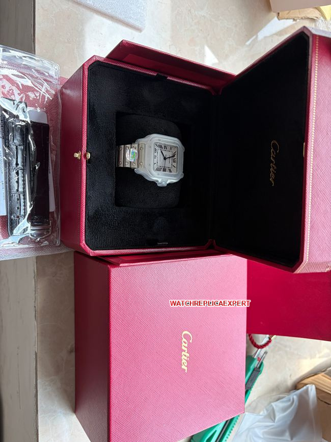 top-tier replica watch BV factory Santos Cartierwhite dialsteel braceletfront live photo