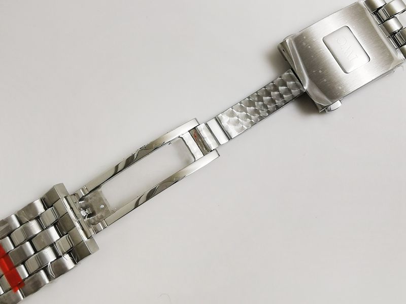 IWC high-quality replica watch pilot mark eighteen series super replica V2 people-friendly version watch clasp picture