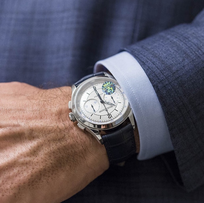 top-tier replica watch Jaeger-LeCoultre men's white dial master series fully automatic movementleather strap watch front view