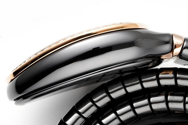 BV factory top-tier replica watch Bvlgari women's black dialceramicbraceletquartz watch side view