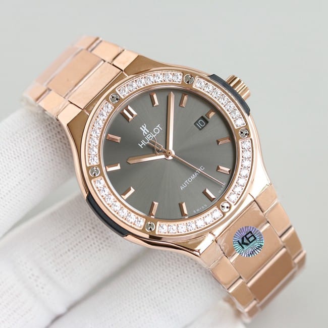 top-tier replicaHublotBig Bang Sang Bleu series V3 upgraded version steel bracelet tattoo watch front view