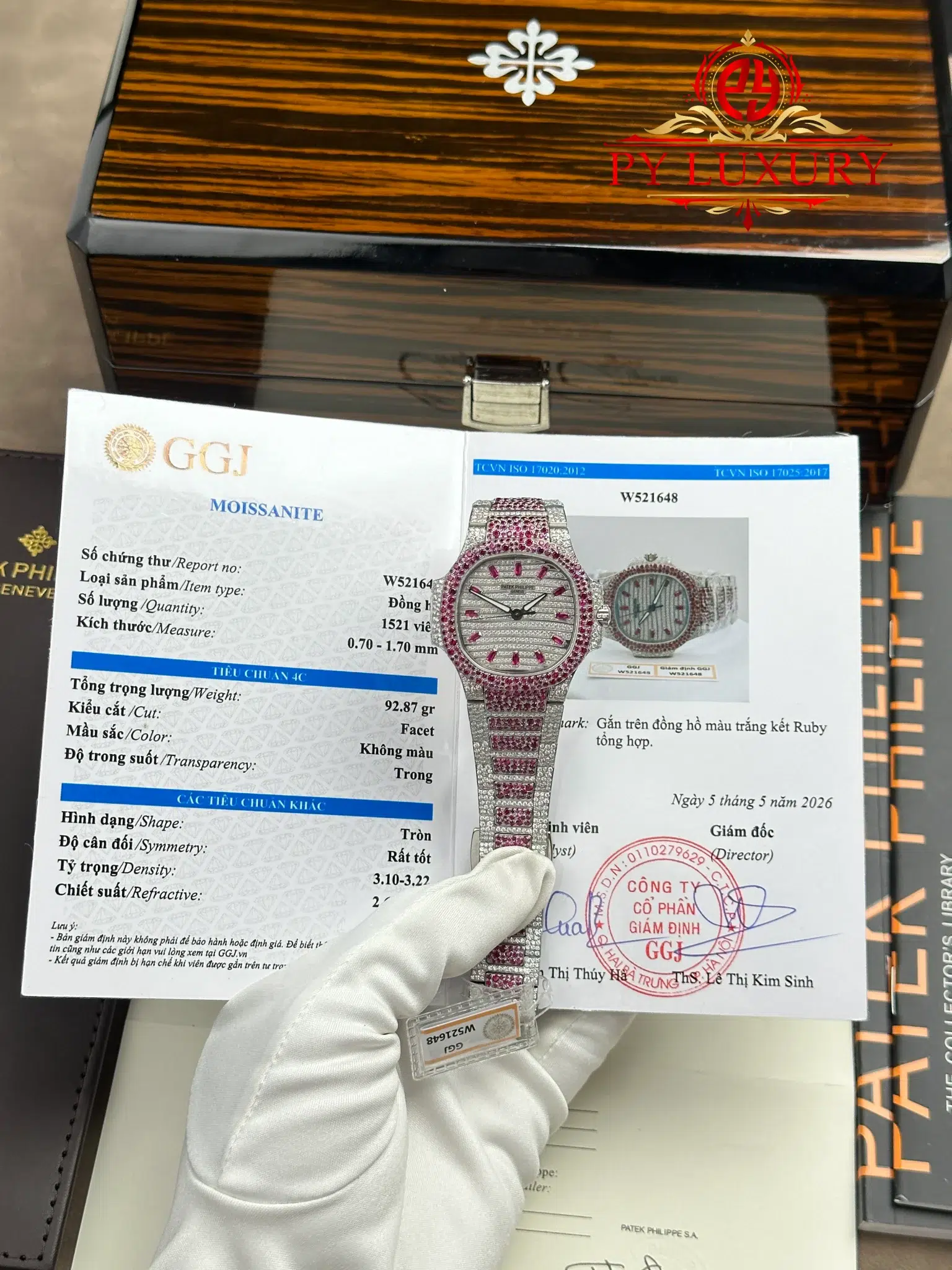 Patek Philippe Ladies Natilus 7118/1452G-001 Iced Out Moissanite & Rubies Best Replica 35.2mm
