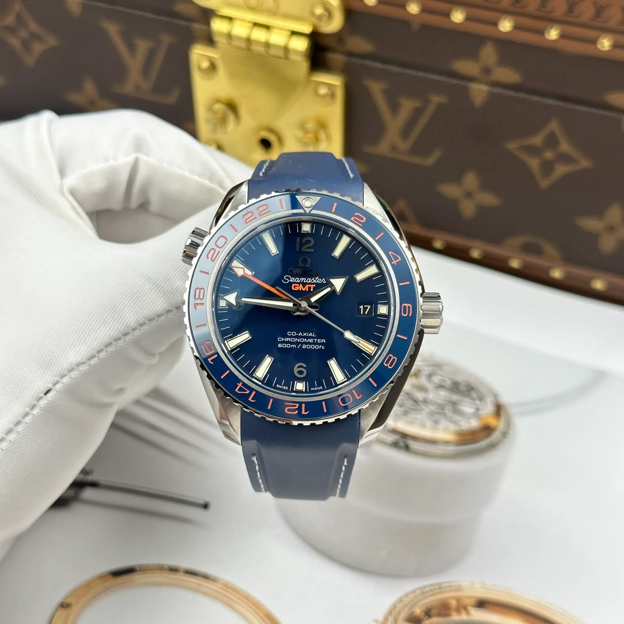 Omega Seamaster Planet Ocean GMT 600M 232.32.44.22.03.001 Blue Dial Rubber Strap 1:1 Best Replica 43.5mm